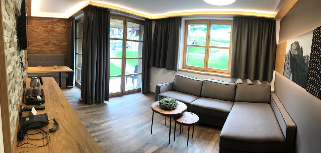 Alpen Hotel Post Au (Vorarlberg) エクステリア 写真