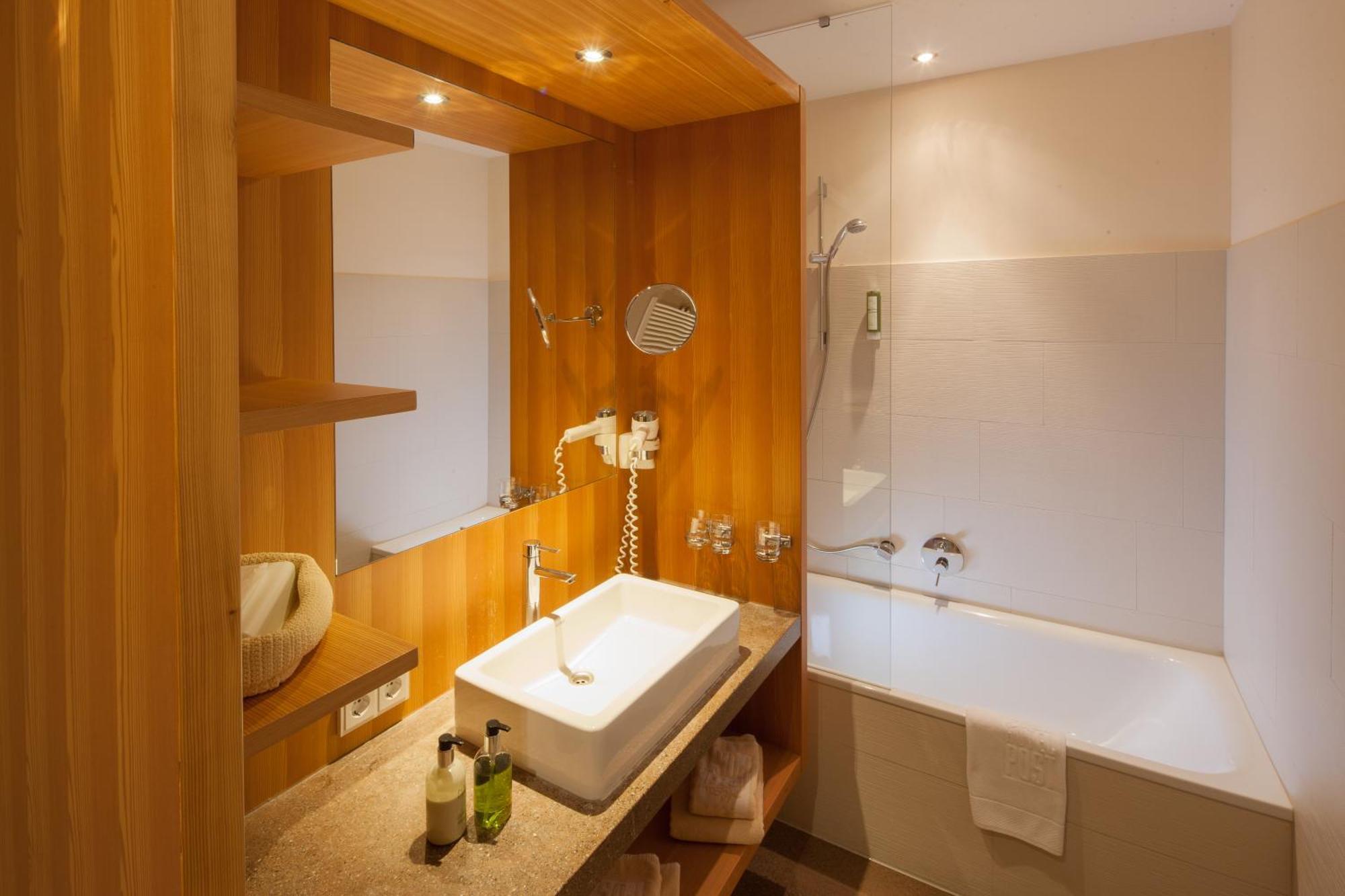 Alpen Hotel Post Au (Vorarlberg) エクステリア 写真